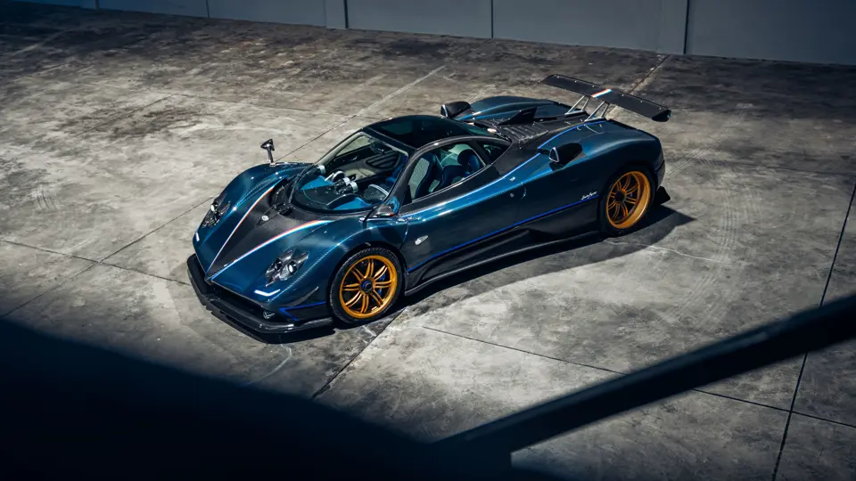 Este Pagani Zonda promete hacer saltar la banca por los aires: Literal 9 Motor16 2011 Pagani Zonda Tricolore RM Sothebys 23 Motor16