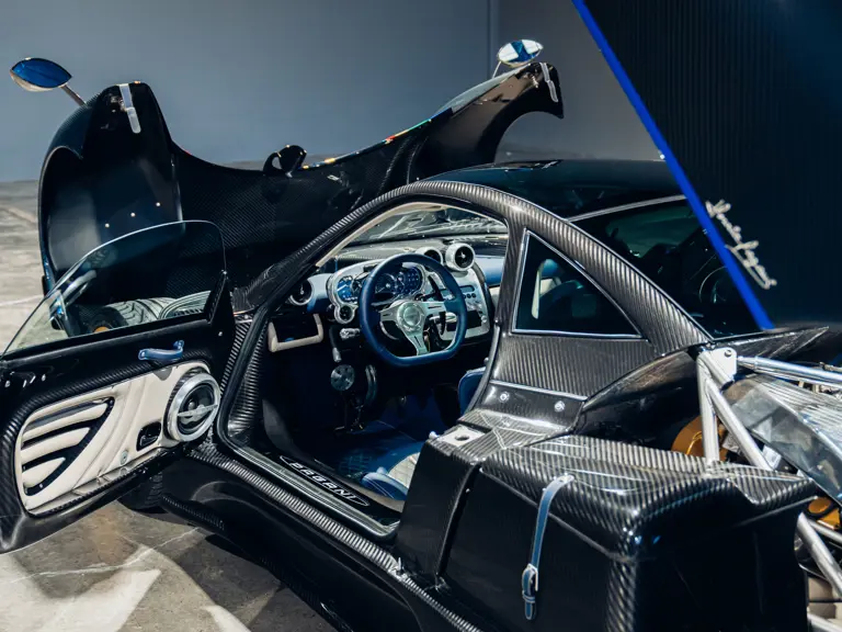 Este Pagani Zonda promete hacer saltar la banca por los aires: Literal 53 Motor16 2011 Pagani Zonda Tricolore RM Sothebys 3 Motor16