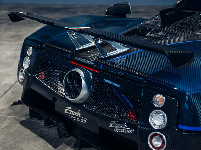 Este Pagani Zonda promete hacer saltar la banca por los aires: Literal 34 Motor16 2011 Pagani Zonda Tricolore RM Sothebys 40 Motor16