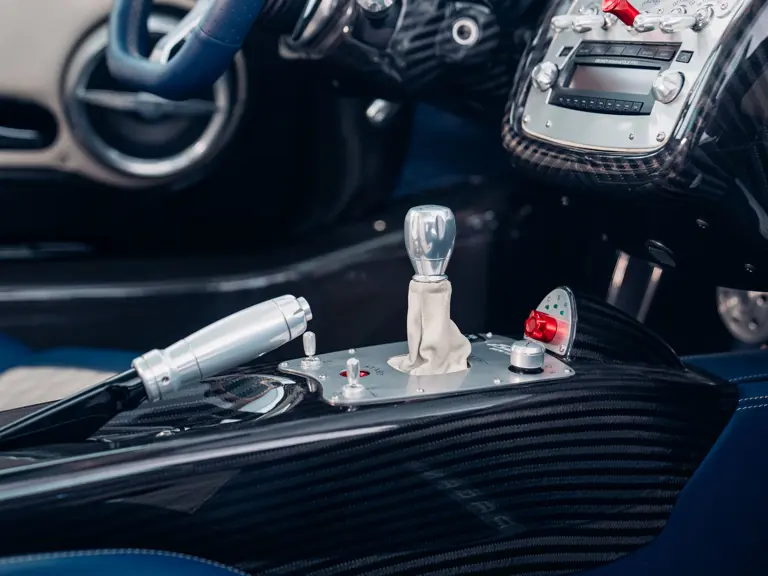 Este Pagani Zonda promete hacer saltar la banca por los aires: Literal 73 Motor16 2011 Pagani Zonda Tricolore RM Sothebys 5 Motor16