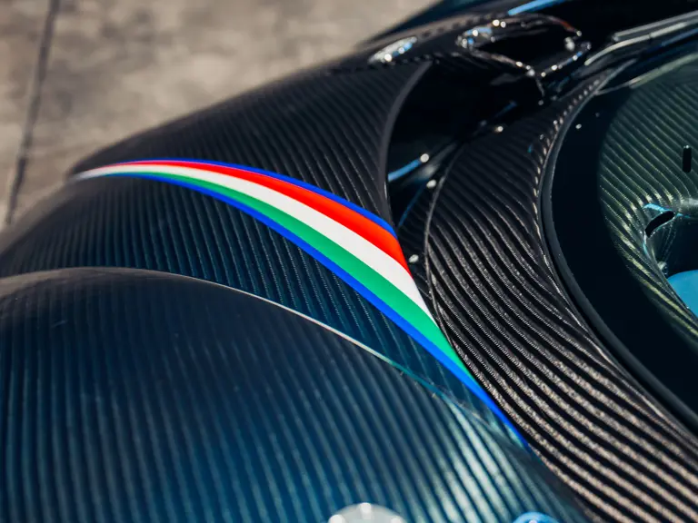 Este Pagani Zonda promete hacer saltar la banca por los aires: Literal 25 Motor16 2011 Pagani Zonda Tricolore RM Sothebys 51 Motor16