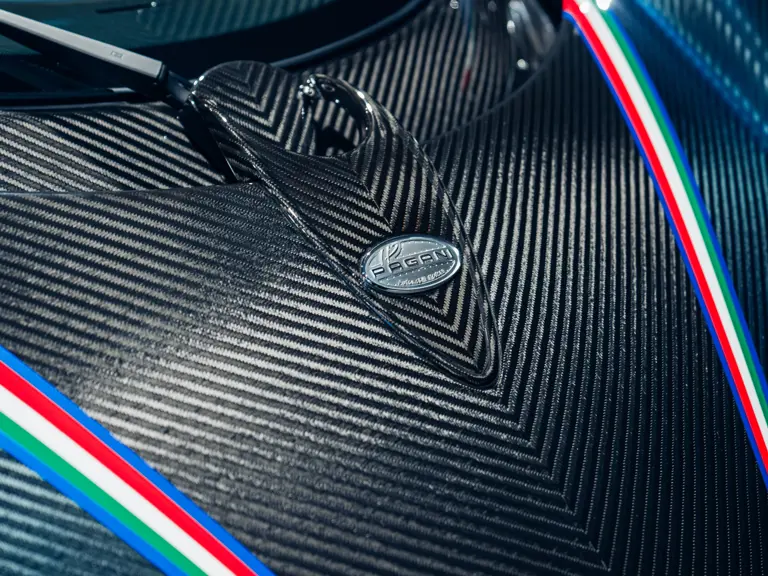 Este Pagani Zonda promete hacer saltar la banca por los aires: Literal 22 Motor16 2011 Pagani Zonda Tricolore RM Sothebys 52 Motor16