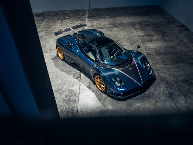 Este Pagani Zonda promete hacer saltar la banca por los aires: Literal 8 Motor16 2011 Pagani Zonda Tricolore RM Sothebys 6 Motor16