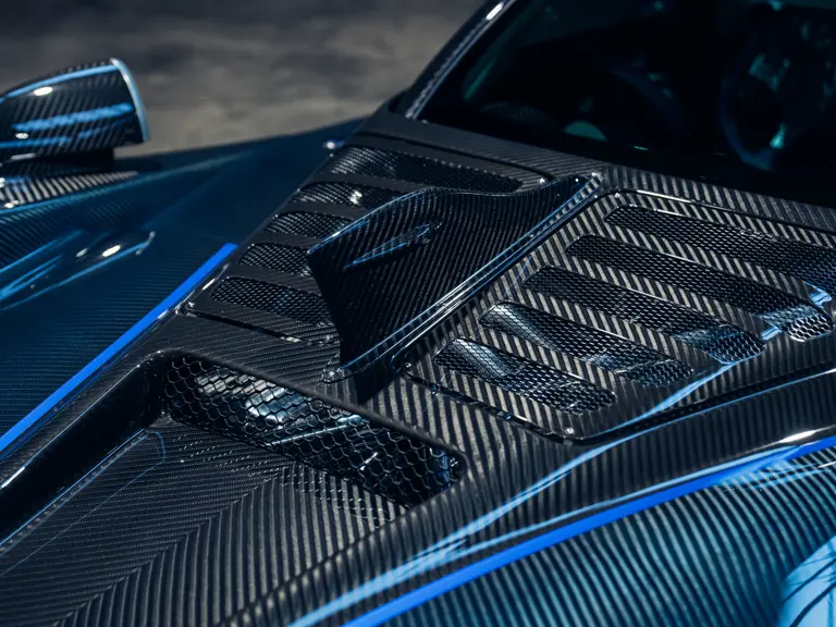 Este Pagani Zonda promete hacer saltar la banca por los aires: Literal 23 Motor16 2011 Pagani Zonda Tricolore RM Sothebys 62 Motor16