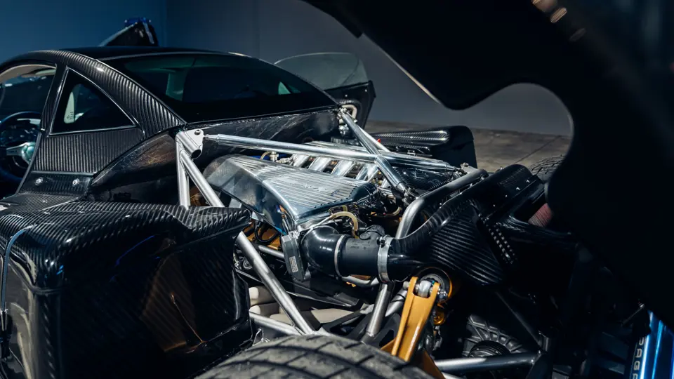 Este Pagani Zonda promete hacer saltar la banca por los aires: Literal 2 Motor16 2011 Pagani Zonda Tricolore. RM Sotheby's. Imagen motor.