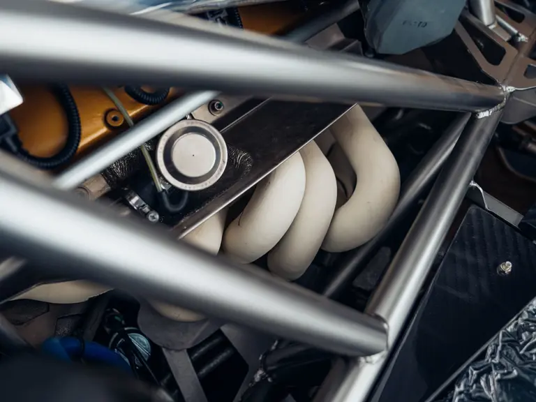 Este Pagani Zonda promete hacer saltar la banca por los aires: Literal 52 Motor16 2011 Pagani Zonda Tricolore RM Sothebys 7 Motor16
