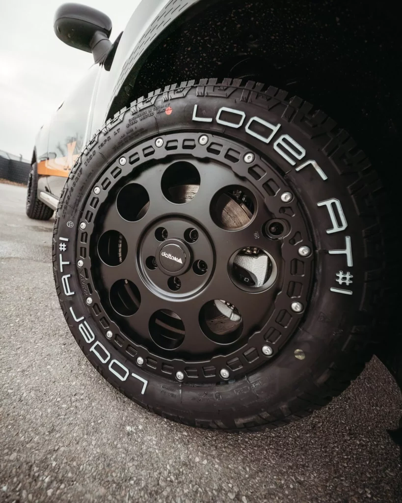 El Mini Countryman más aventurero lo firman Delta4x4 y X-Raid 2 Motor16 2025 Mini Countryman Delta4x4 y X-Raid. Imagen llanta.