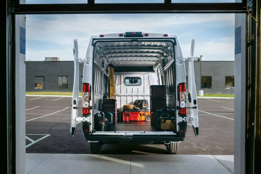 RAM ProMaster EV: El hermano de Jumper, Ducato, Movano y Boxer aterriza en EE.UU. 28 Motor16 2025 Ram ProMaster EV 15 Motor16