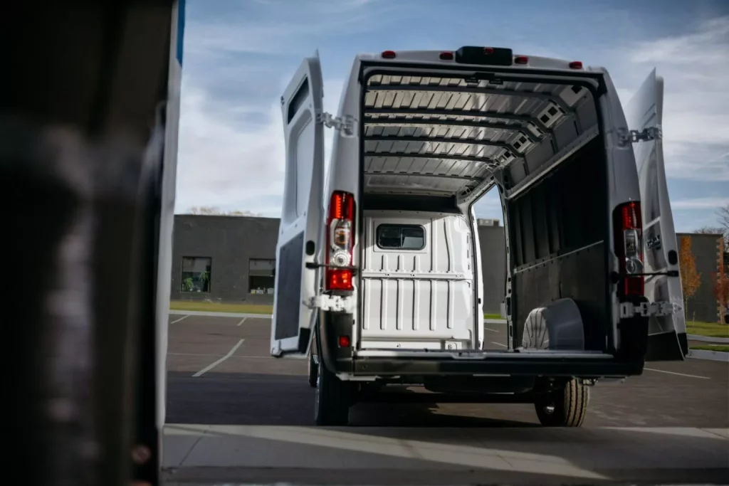 RAM ProMaster EV: El hermano de Jumper, Ducato, Movano y Boxer aterriza en EE.UU. 26 Motor16 2025 Ram ProMaster EV 16 Motor16