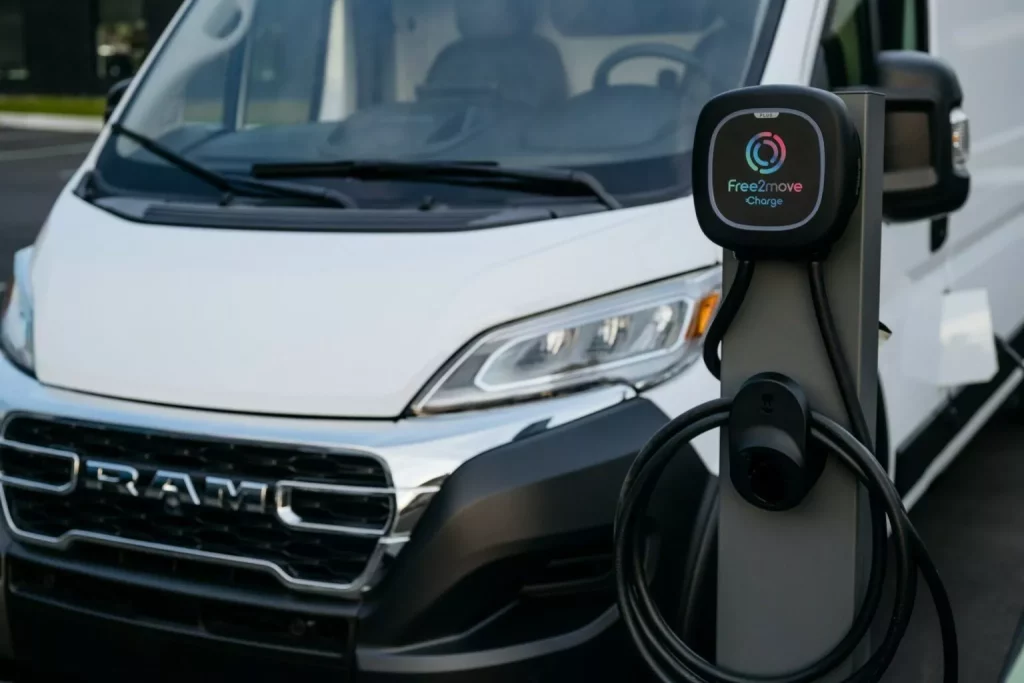 RAM ProMaster EV: El hermano de Jumper, Ducato, Movano y Boxer aterriza en EE.UU. 14 Motor16 2025 Ram ProMaster EV 17 Motor16