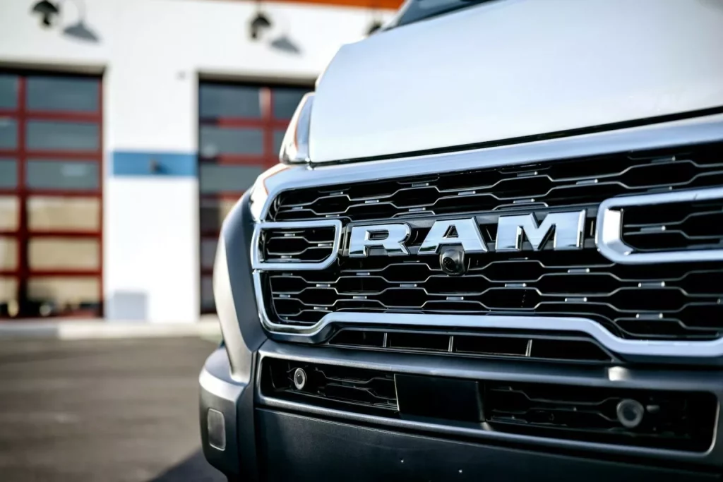 RAM ProMaster EV: El hermano de Jumper, Ducato, Movano y Boxer aterriza en EE.UU. 13 Motor16 2025 Ram ProMaster EV 20 Motor16