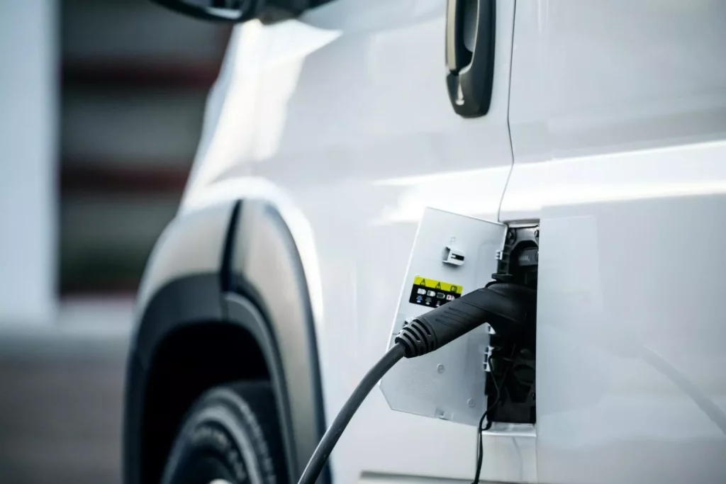 RAM ProMaster EV: El hermano de Jumper, Ducato, Movano y Boxer aterriza en EE.UU. 17 Motor16 2025 Ram ProMaster EV 22 Motor16