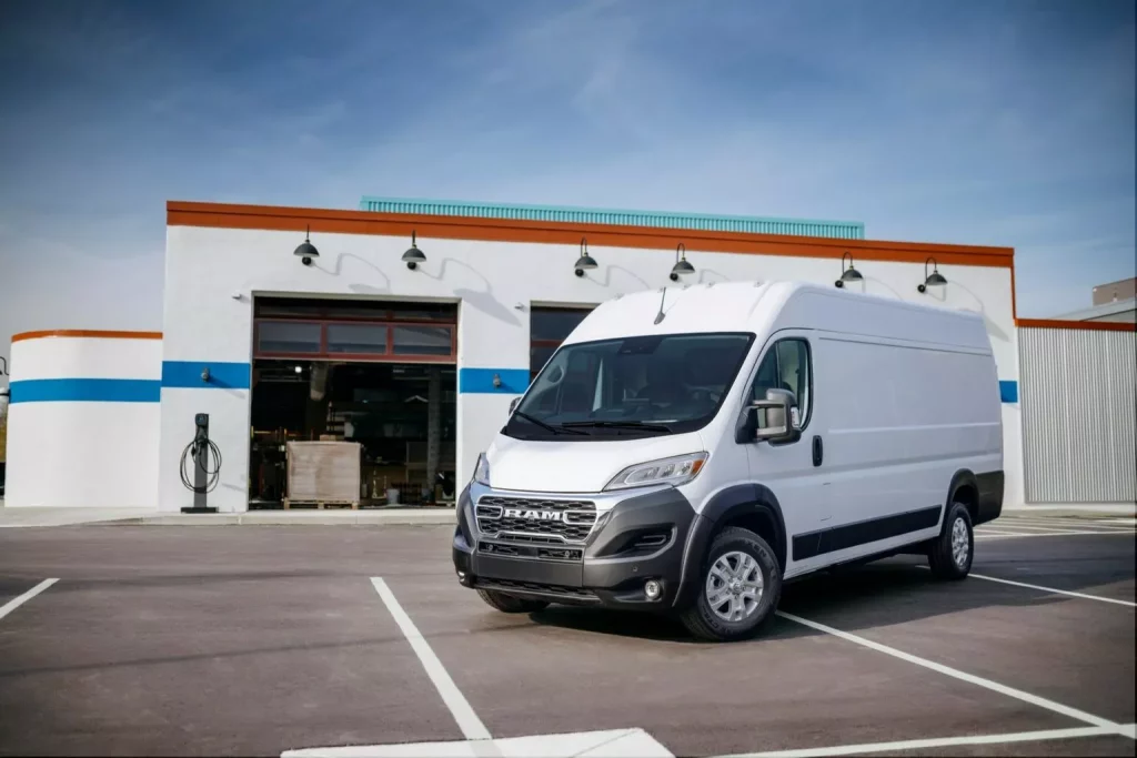 RAM ProMaster EV: El hermano de Jumper, Ducato, Movano y Boxer aterriza en EE.UU. 4 Motor16 2025 Ram ProMaster EV 5 Motor16