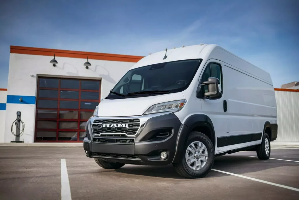 RAM ProMaster EV: El hermano de Jumper, Ducato, Movano y Boxer aterriza en EE.UU. 6 Motor16 2025 Ram ProMaster EV 7 Motor16