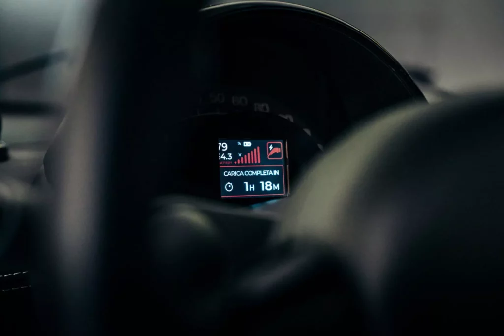 El Smart ForTwo que puedes conducir con 14 años y con el que olvidar a los Ami, Topolino y compañía 15 Motor16 2025 Smart ForTwo Smart 4Teen Aznom 8 Motor16