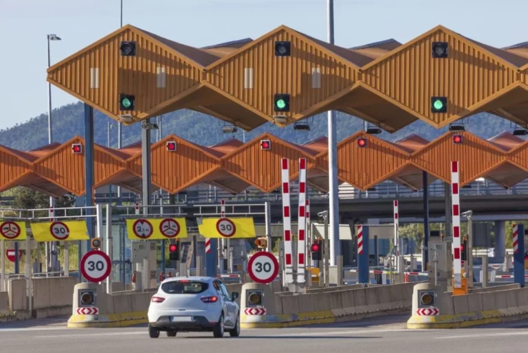 El día en el que el ‘céntimo sanitario’ va a llegar a las autovías de España. Conductor: prepara el bolsillo
