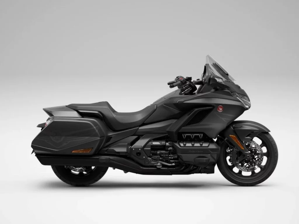 La imponente Honda Gold Wing presenta una serie especial por su 50 aniversario 8 Motor16 527360 25YM HONDA GL1800 GOLD WING Motor16