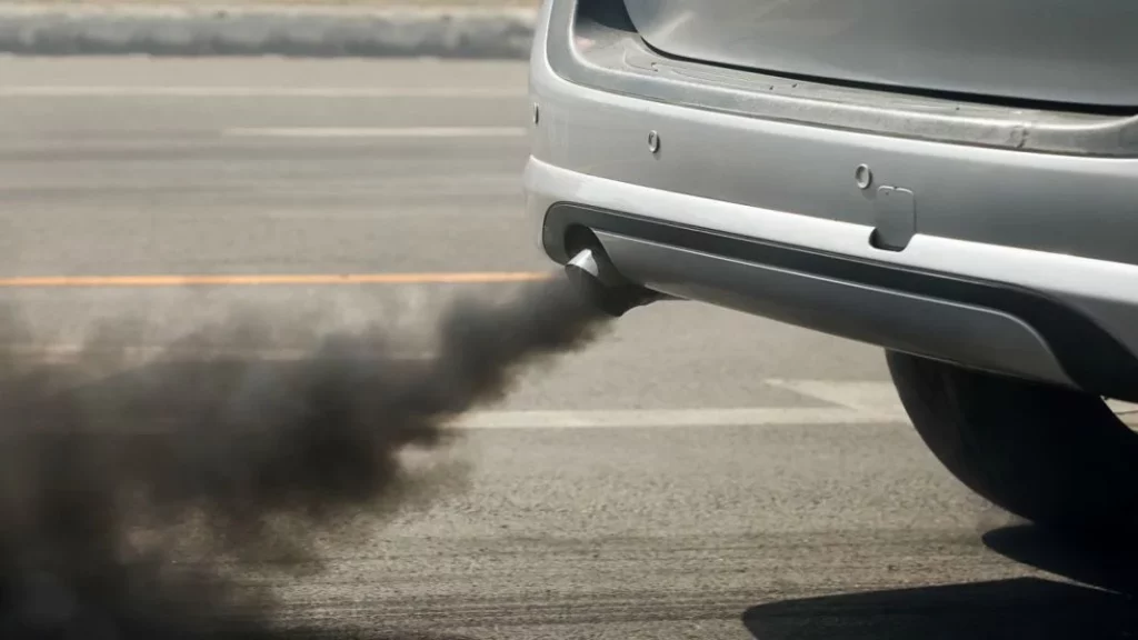 Humo negro tubo de escape