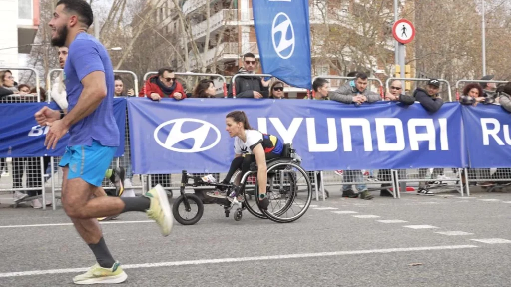 El coche que te acompañará si eres fan del running 4 Motor16 8Runners Barcelona 2025 Run to progress Hyundai Motor16