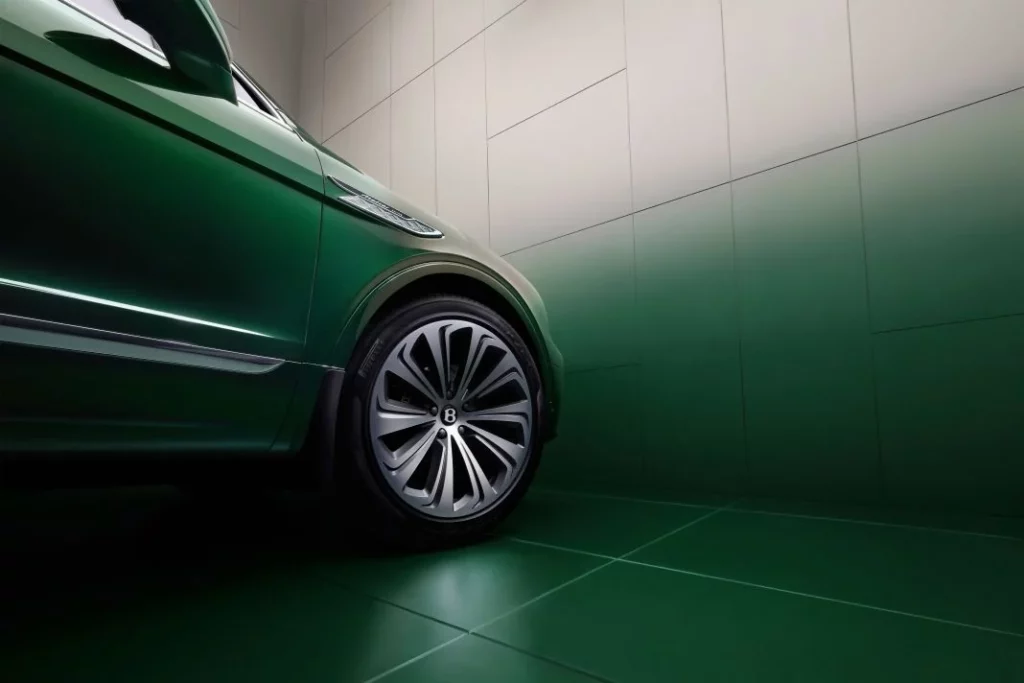 El Bentley Bentayga más de lo más ha sido firmado por Mulliner 8 Motor16 Bentayga Atelier Light Emerald 4 Motor16