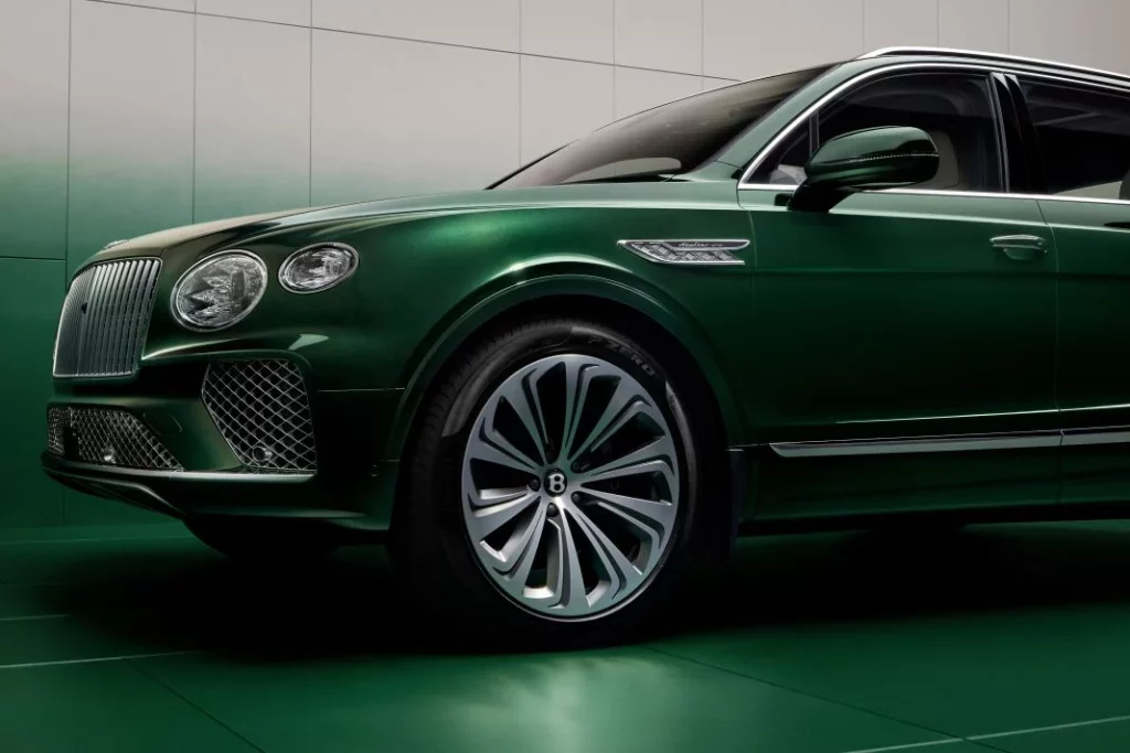 El Bentley Bentayga más de lo más ha sido firmado por Mulliner 7 Motor16 Bentayga Atelier Light Emerald 5 Motor16