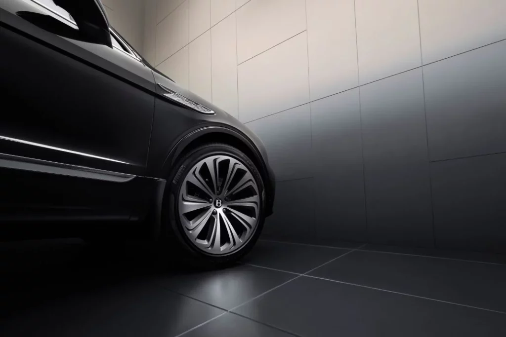 El Bentley Bentayga más de lo más ha sido firmado por Mulliner 9 Motor16 Bentayga Atelier Light Onyx 6 Motor16