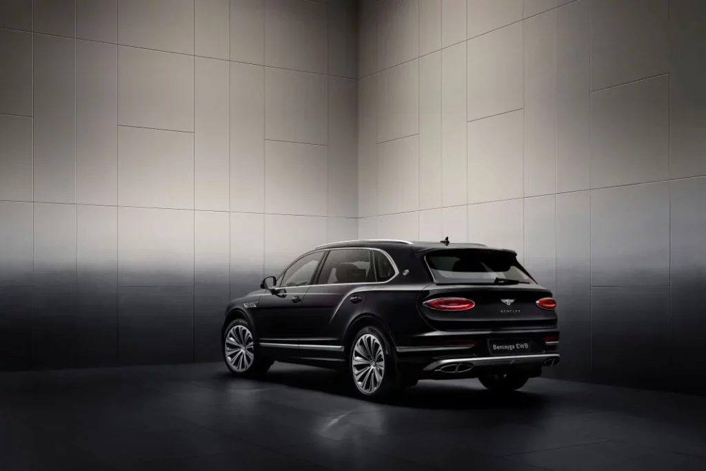 El Bentley Bentayga más de lo más ha sido firmado por Mulliner 6 Motor16 Bentayga Atelier Light Onyx 7 Motor16
