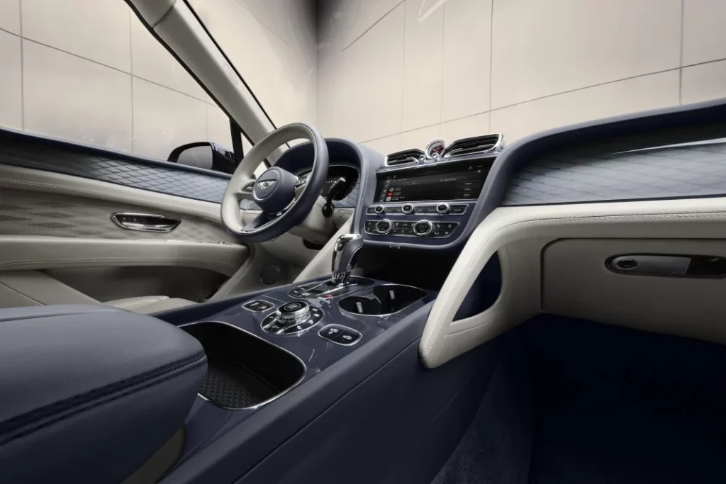 El Bentley Bentayga más de lo más ha sido firmado por Mulliner 2 Motor16 2025 Bentley Bentayga Atelier Edition. Imagen interior.
