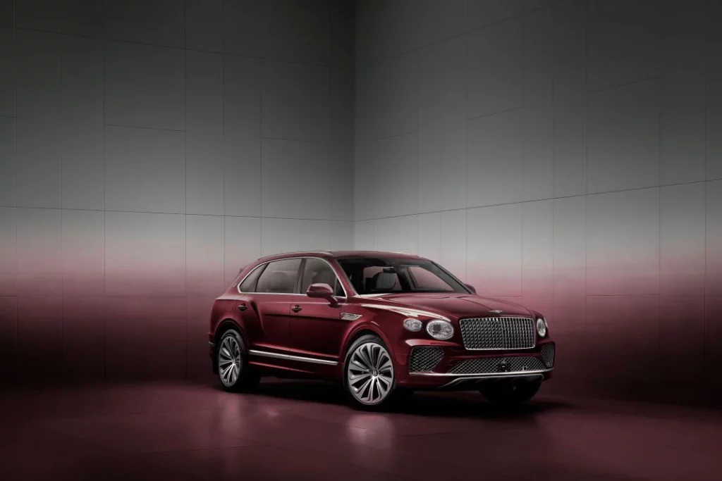 El Bentley Bentayga más de lo más ha sido firmado por Mulliner 4 Motor16 Bentayga Atelier Rubino Red 8 Motor16