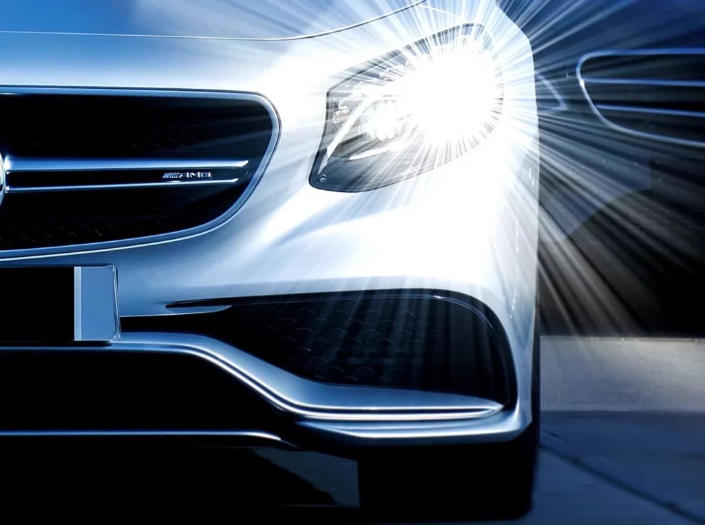 10 puntos de tu coche que debes revisar ahora mismo para no tener sorpresas tras las vacaciones 16 Motor16 Bombillas faros luces xenon Motor16