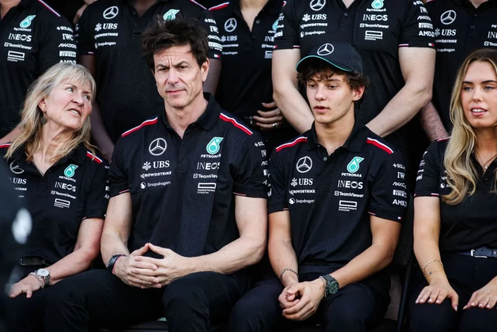 Cosecha 2025: la Fórmula 1 apuesta por los jóvenes 'pipiolos' 1 Motor16 EuropaPress 6388277 wolff toto aut team principal ceo of mercedes amg f1 team portrait kimi Motor16