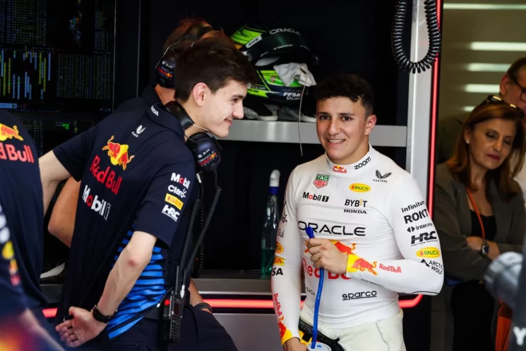Cosecha 2025: la Fórmula 1 apuesta por los jóvenes 'pipiolos' 6 Motor16 EuropaPress 6398407 hadjar isack fra red bull junior team driver reserve driver portrait during Motor16