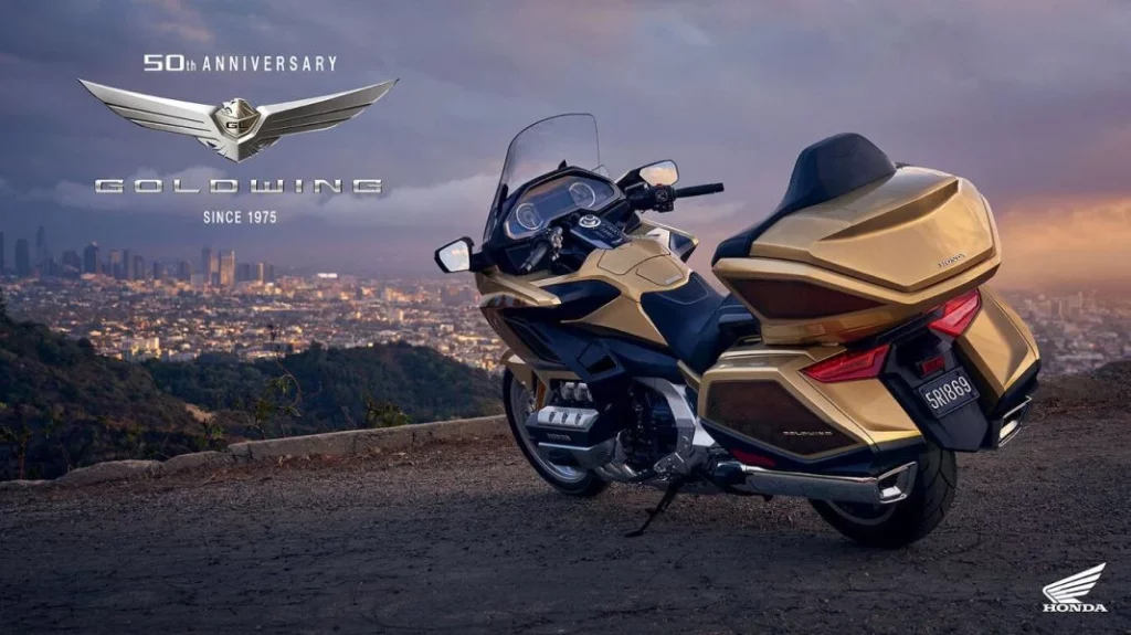 La imponente Honda Gold Wing presenta una serie especial por su 50 aniversario 1 Motor16 Honda GL1800 Gold Wing 2025 (60)