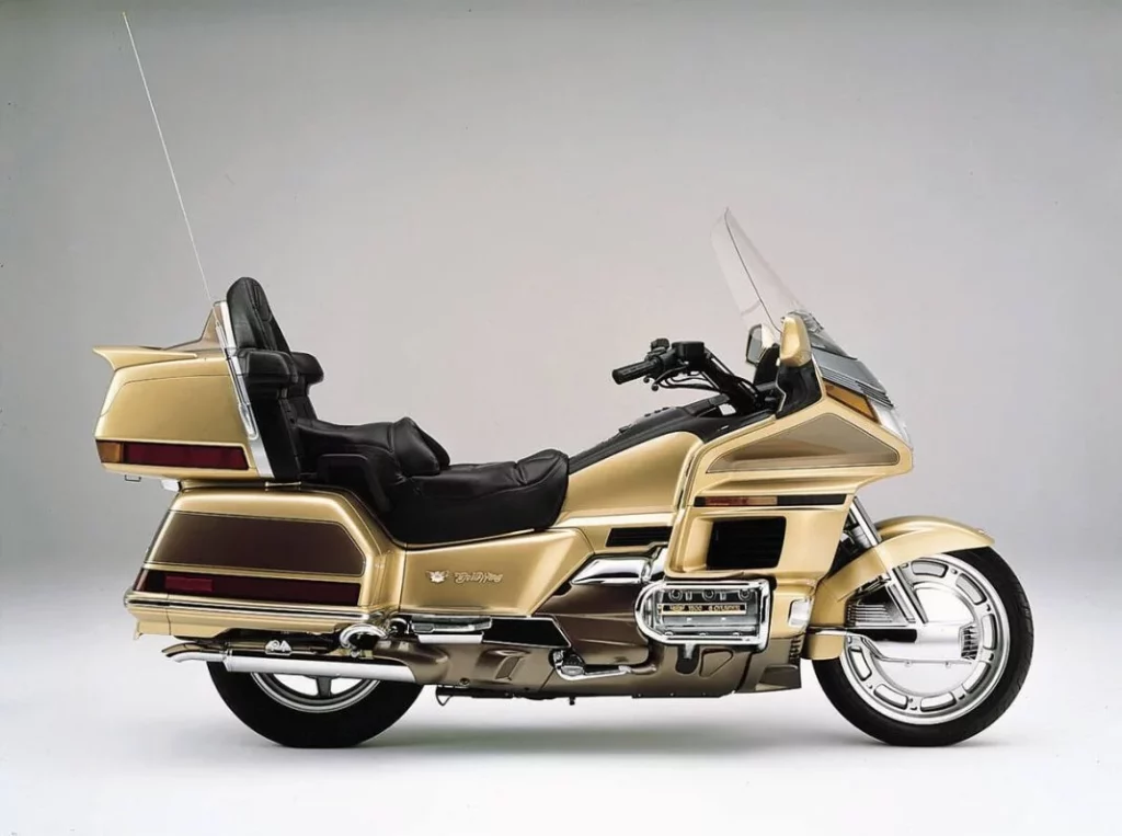 La imponente Honda Gold Wing presenta una serie especial por su 50 aniversario 6 Motor16 Honda GL1800 Gold Wing 2025 8 Motor16