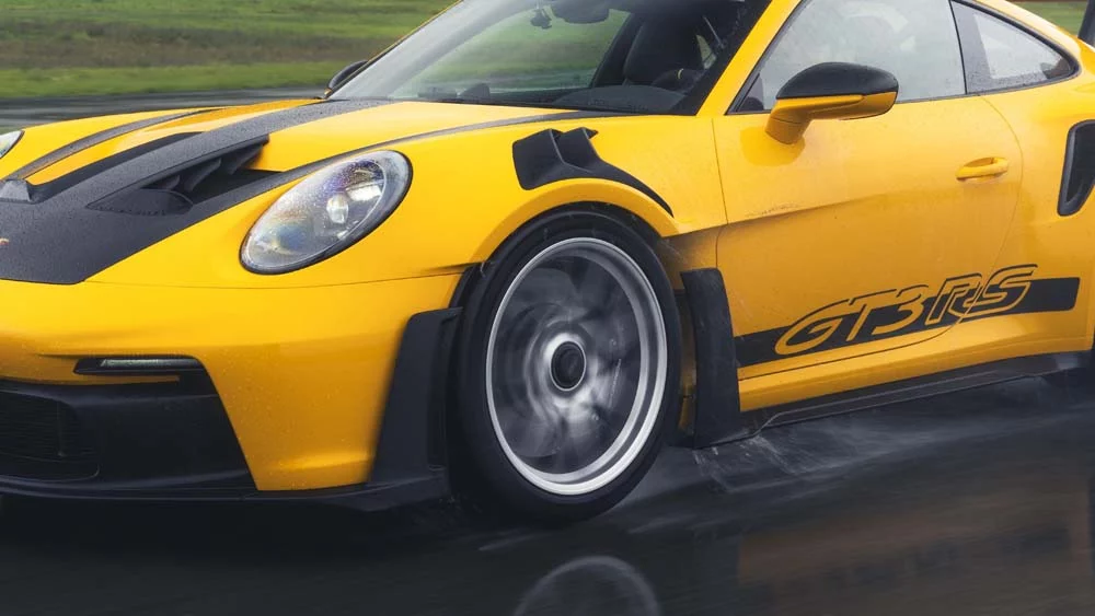 Porsche y Michelin desarrollan un exclusivo neumático para agua