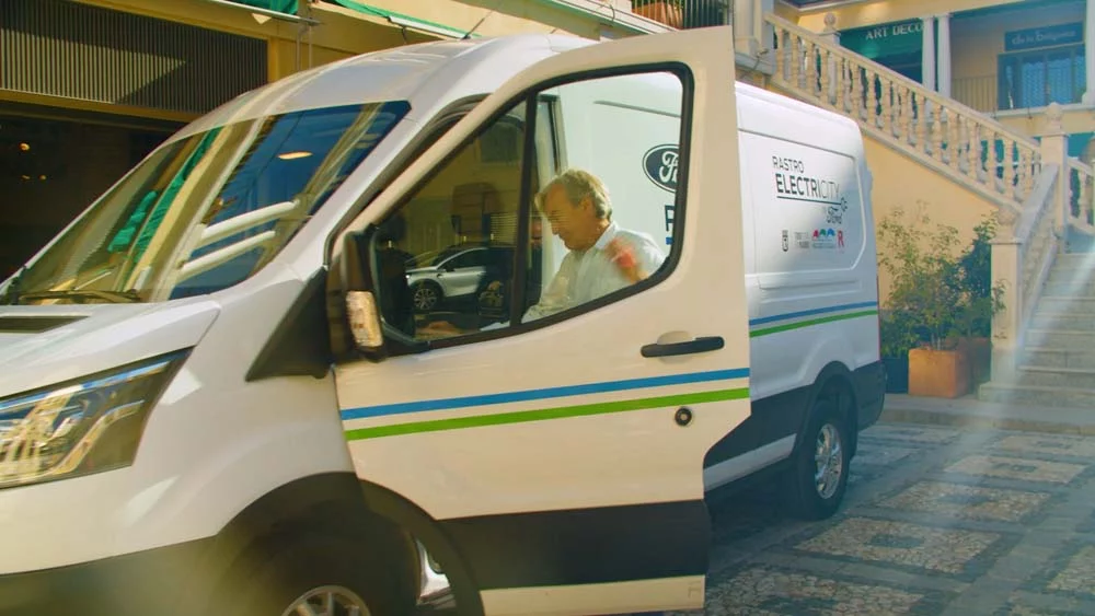 Ford renueva su compromiso eléctrico con los comerciantes del centro de Madrid 7 Motor16 RastroElectricity CaseStudies AlfonsoYArmelle 9 Motor16