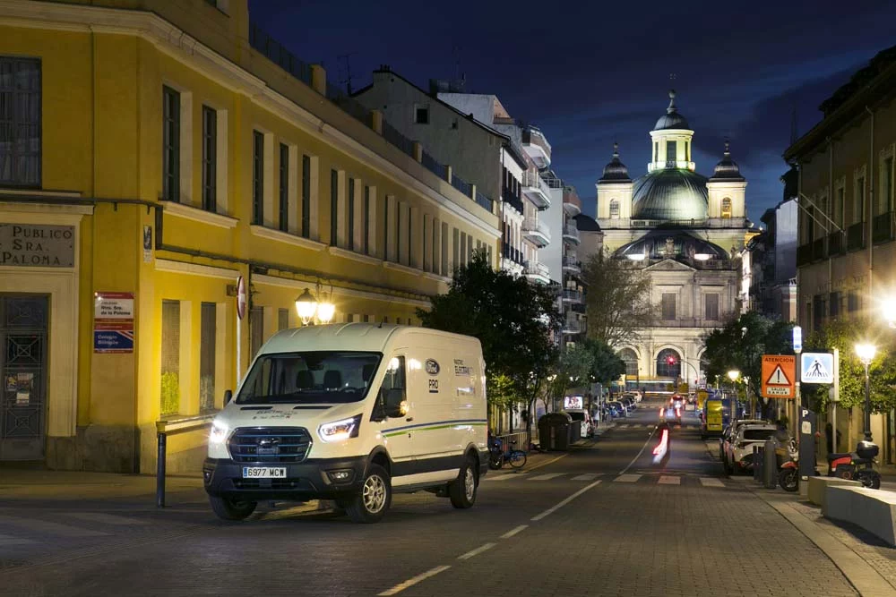 Ford renueva su compromiso eléctrico con los comerciantes del centro de Madrid 11 Motor16 RastroElectricitybyFord 1 Motor16