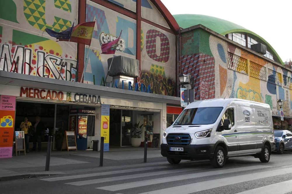 Ford renueva su compromiso eléctrico con los comerciantes del centro de Madrid 3 Motor16 Ford E-Transit Custom