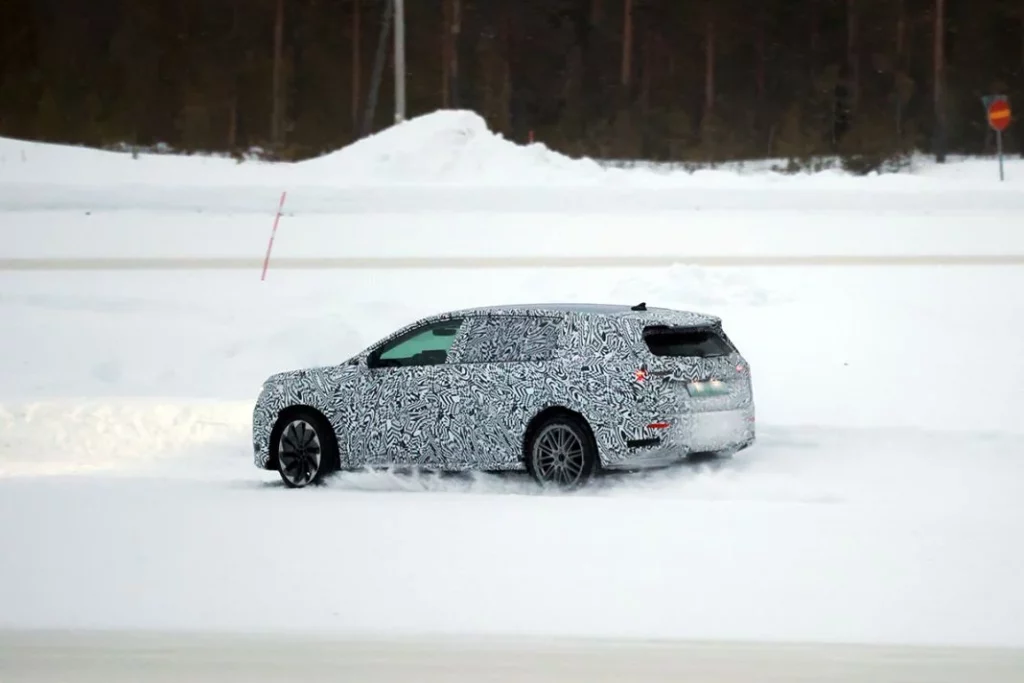 Skoda Vision 7S 18 Motor16