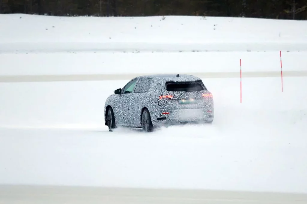 Skoda Vision 7S 22 Motor16