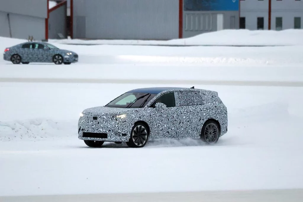 Skoda Vision 7S 6 Motor16