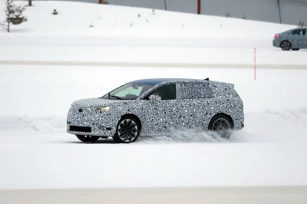 Skoda Vision 7S 8 Motor16