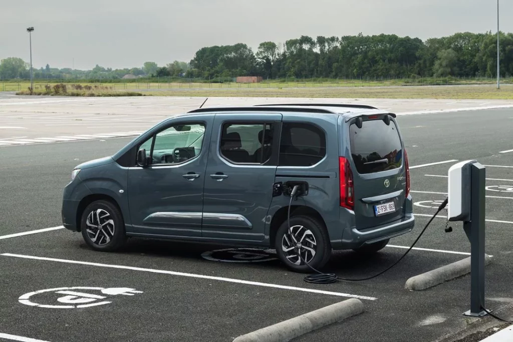 El Toyota Proace City 2025 llega con muchas novedades 7 Motor16 Toyota Proace City 2025 3 Motor16