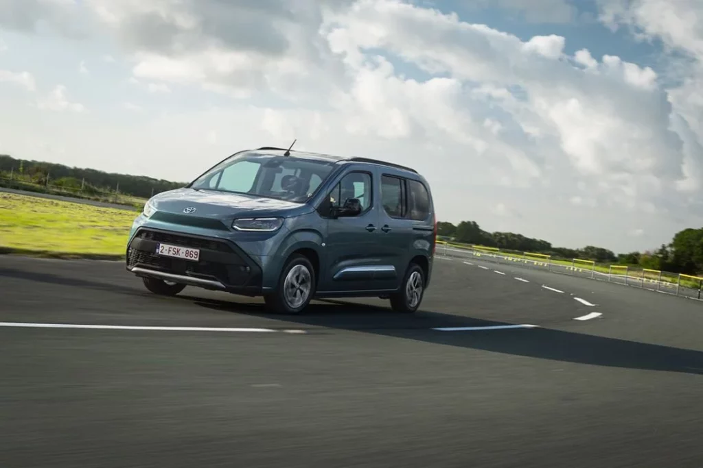 El Toyota Proace City 2025 llega con muchas novedades 3 Motor16 Toyota Proace City 2025 4 Motor16