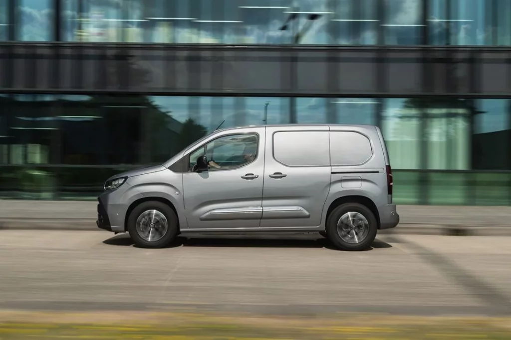 El Toyota Proace City 2025 llega con muchas novedades 1 Motor16 Toyota Proace City 2025 (6)