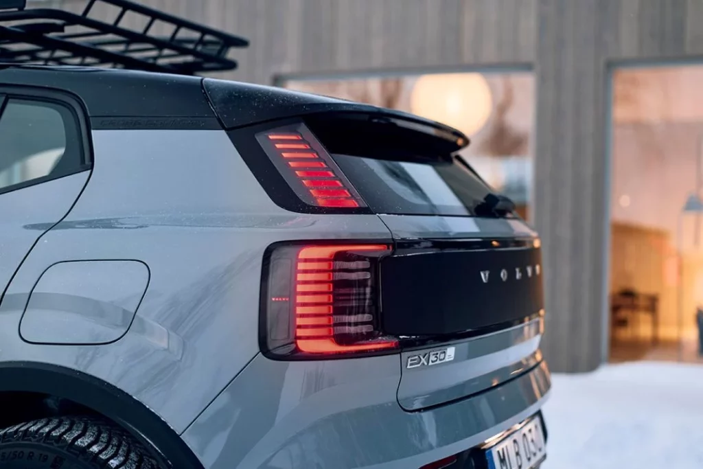 Volvo EX30 Cross Country with Swedish winter cabin 16 Motor16