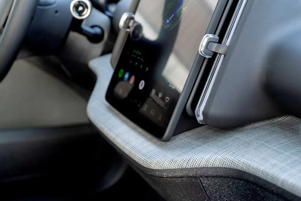 Volvo EX30 Cross Country with Swedish winter cabin 24 Motor16