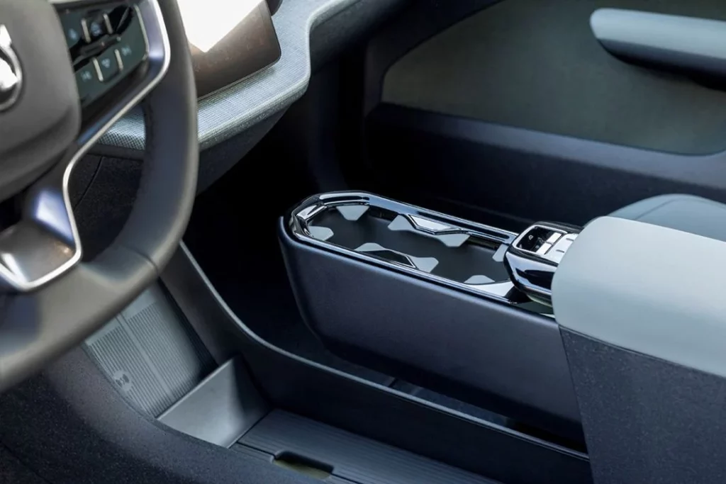 Volvo EX30 Cross Country with Swedish winter cabin 25 Motor16