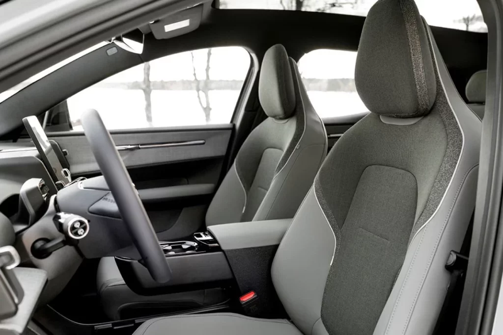 Volvo EX30 Cross Country with Swedish winter cabin 29 Motor16