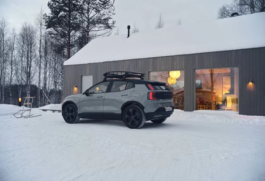 Volvo EX30 Cross Country with Swedish winter cabin 5 Motor16